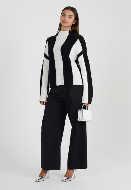 Turtle Neck Stripe Jumper
