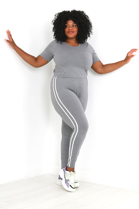 Plus Size Monochrome Cropped Crew Neck T-Shirt