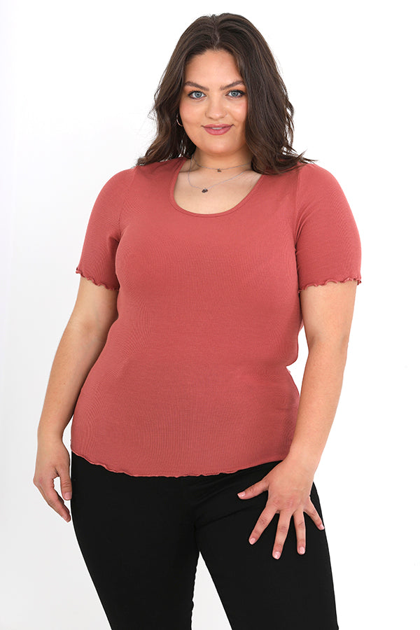 Plus Size Ribbed Lettuce Trim Scoop Neck T-Shirt